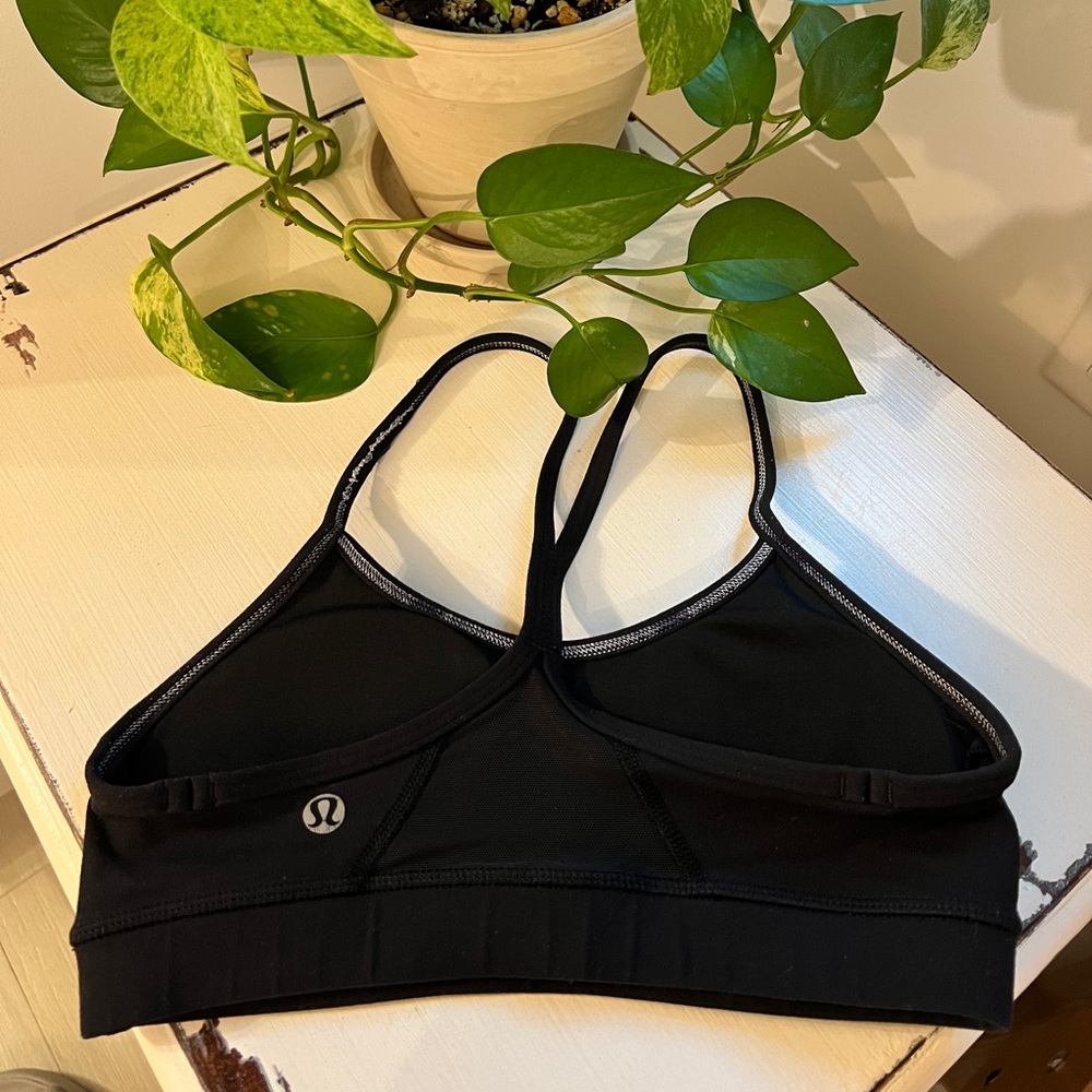 Lululemon 🍋🖤 Black Flowy Bra